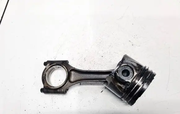 Opel Astra G Piston with connecting rod