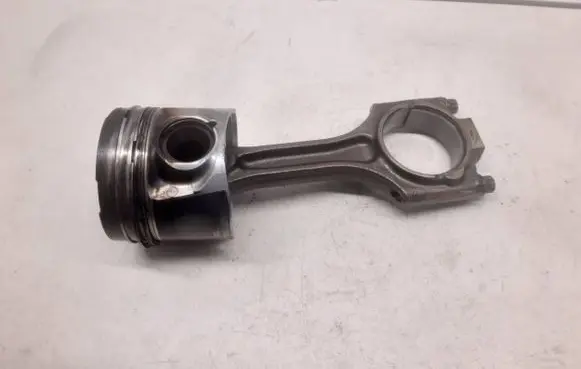 Volvo XC70 Piston with connecting rod