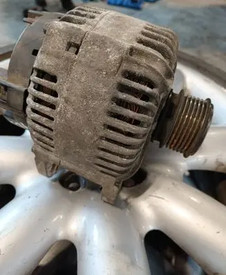 Volkswagen PASSAT B6 Generator/alternator