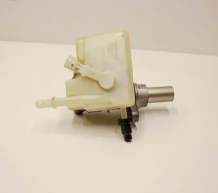 Ford Kuga II Master brake cylinder DV612140G