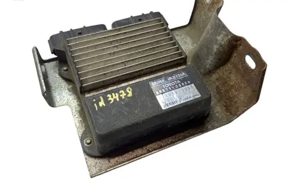 Toyota Avensis T250 Fuel injection control unit/module 8987120050 1310001261