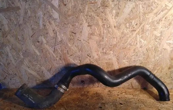Volvo S40, V40 Intercooler hose/pipe 30687118