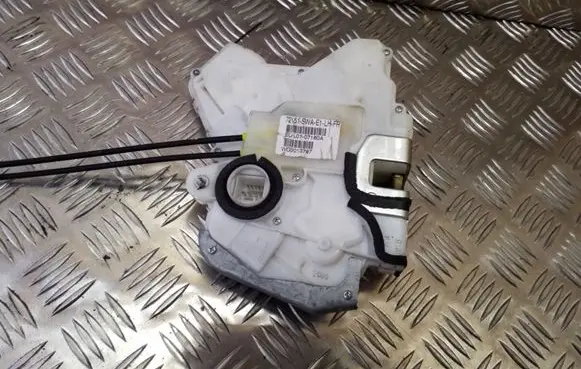 Honda CR-V Front door lock 72151SWAE1