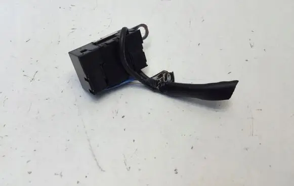 Lexus UX Relay mounting block 8999730100