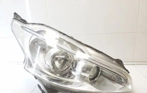 Peugeot 208 Headlight/headlamp 9802221680