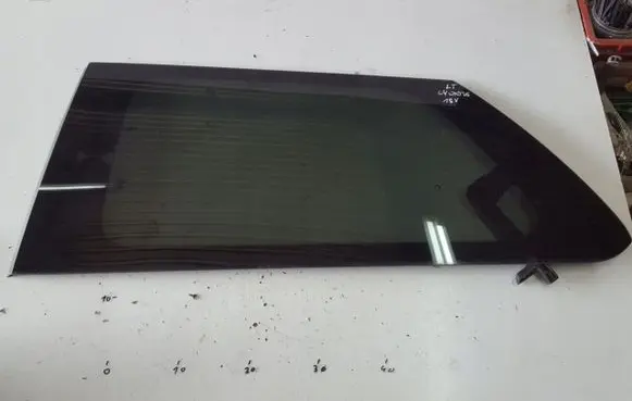 Citroen C4 Cactus Rear side window
