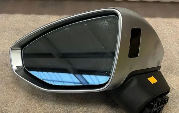 Audi A8 S8 D5 Front door electric wing mirror 4N1857527