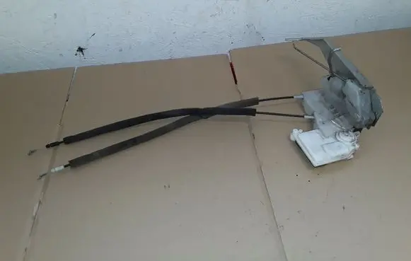 Mazda CX-9 Front door lock NOCODE