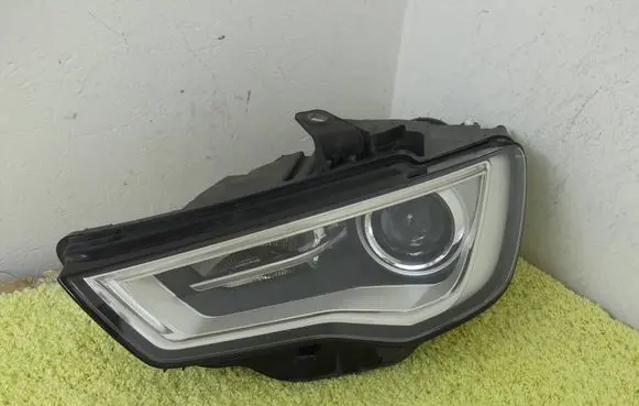 Audi A3 S3 8V Headlight/headlamp 8V0941005AF