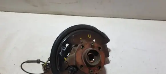 Front wheel hub