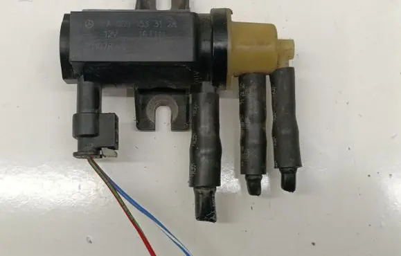 Mercedes-Benz C W205 Turbo solenoid valve A0091533128