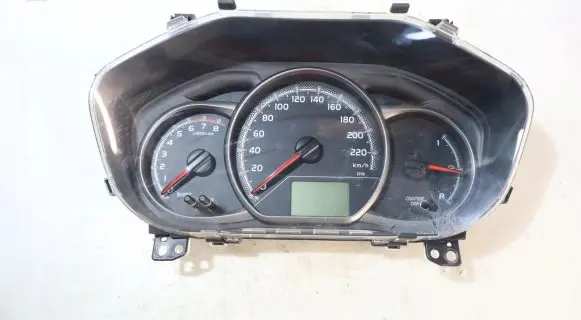 Toyota Yaris Clock 
