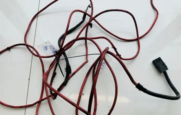Positive cable (battery)