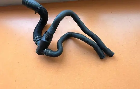 Land Rover Discovery Sport Engine coolant pipe/hose G4D38A594BC VV5848