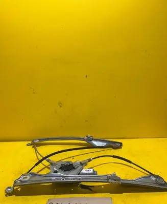 Renault Clio III Front door window regulator with motor 8200291145