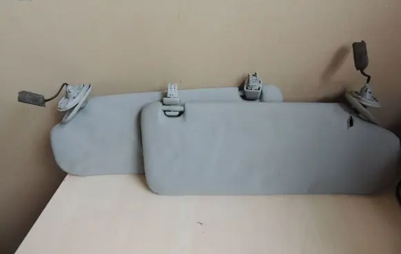 Toyota Avensis T250 Sun visor
