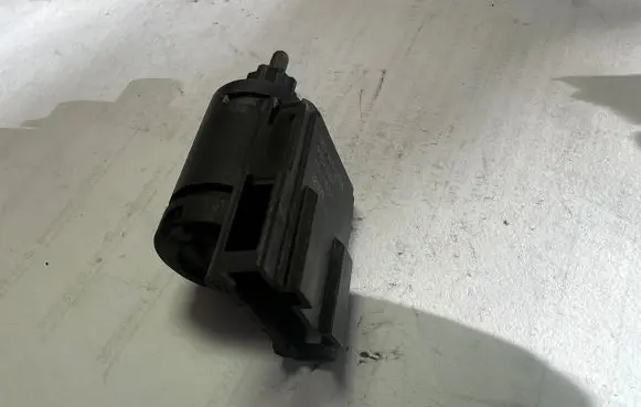 Skoda Superb B5 (3U) Brake pedal sensor switch 3B0945511A 19322007 12399