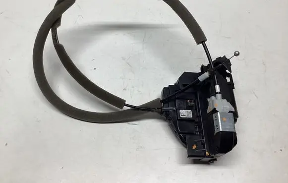 Nissan Qashqai Front door lock L2417L