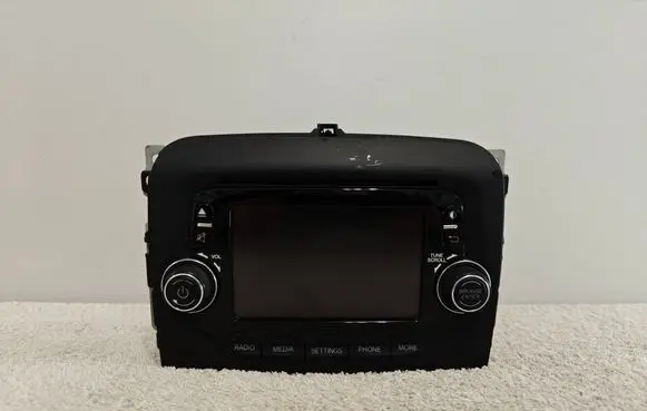Fiat 500L Radio/CD/DVD/GPS head unit 07356230310 10R036626