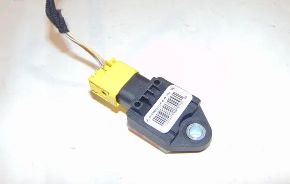 Mercedes-Benz B W245 Airbag deployment crash/impact sensor A1698202226 A1698210451