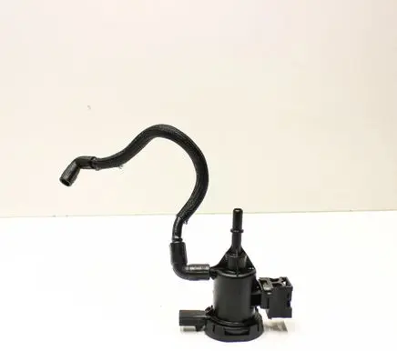 Mercedes-Benz GL X166 Engine mount vacuum valve A0014760532