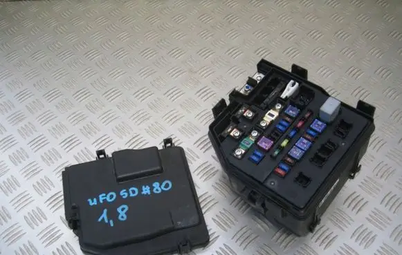 Honda Civic Fuse module 10SMGE12