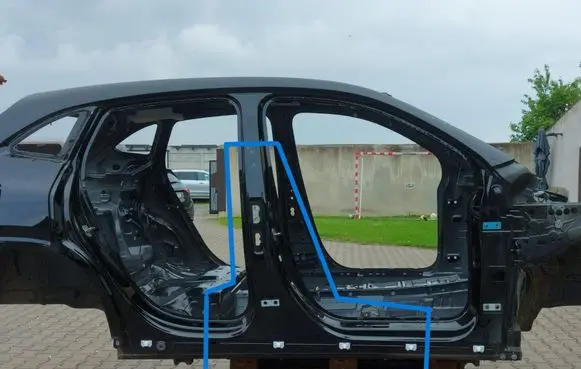 Mercedes-Benz GLA H247 Pillar (middle) 