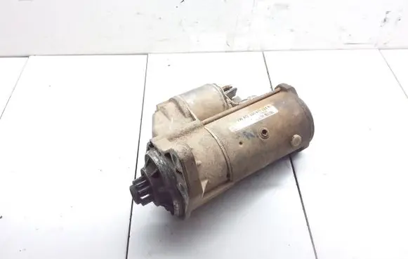 Volkswagen Caddy Starter motor 020911023R D7RS29