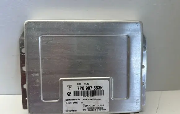 Volkswagen Touareg II Air suspension control unit module (rear) 7P0907553K