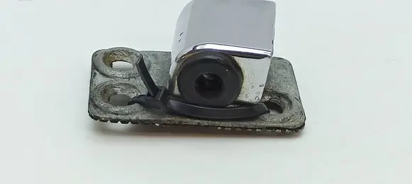 Mercedes-Benz 190 230 W110 W111 Front door lock loop/hook striker