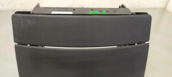 Mercedes-Benz S W221 Glove box