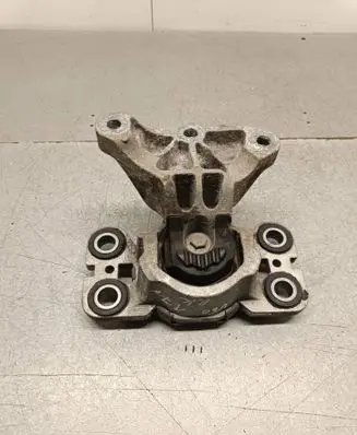 Volvo V60 Engine mount bracket 31401307