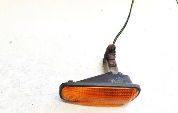 Honda CR-V Front fender indicator light 3890