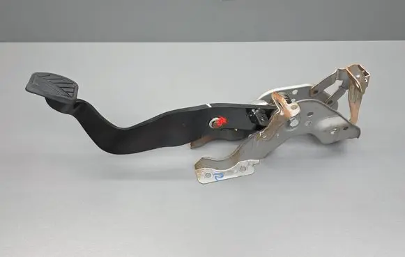 Suzuki Swift II Brake pedal 4960068L50 68L2698 4960068L50000