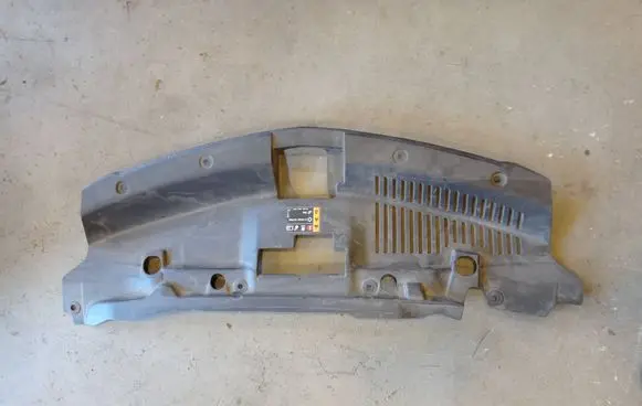 Buick Encore I Radiator trim 95161596 SAEJ639 94531738