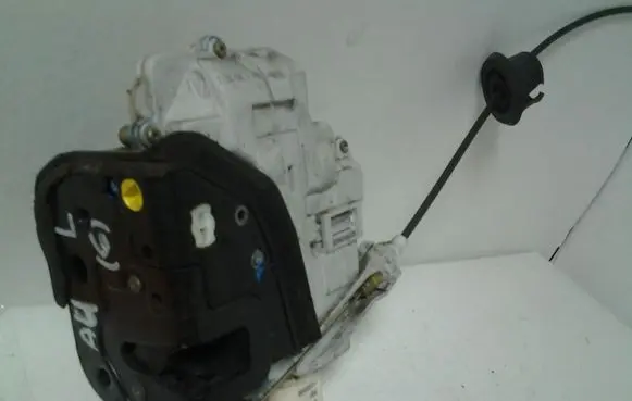 Audi A4 S4 B7 8E 8H Rear door lock 8E2837015AA