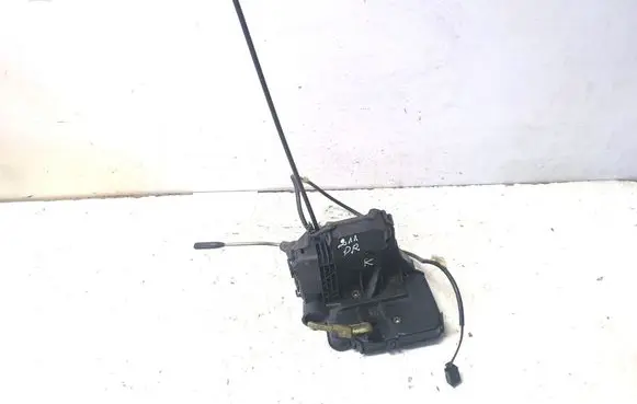 Mercedes-Benz E W211 Front door lock 211720063500