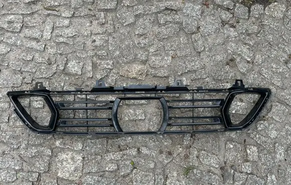BMW 8 G14 Front bumper lower grill 8084365