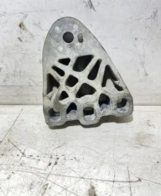 Volkswagen Transporter - Caravelle T5 Engine mounting bracket V05071