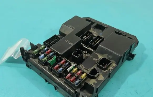 Peugeot 307 Central body control module 9651196980 IMPRK1552735