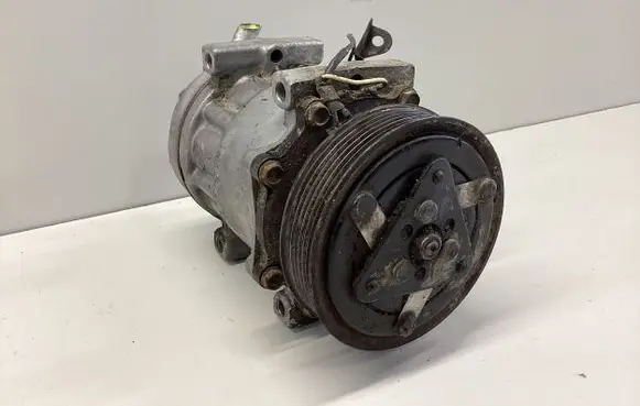 Volvo S40, V40 Air conditioning (A/C) compressor (pump) 8200040681