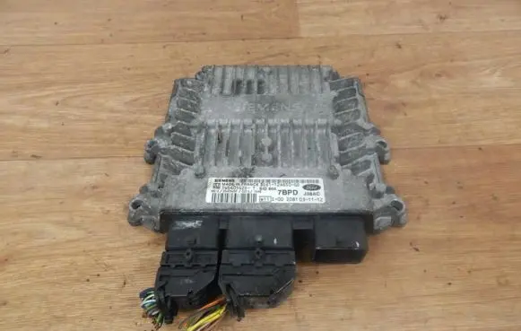 Ford Fusion Engine control unit/module ECU 3S6112A650GD