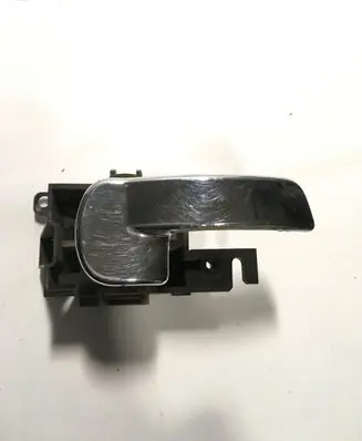 Nissan Navara D40 Front door interior handle 8318D