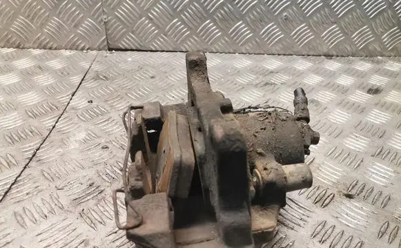 Volkswagen PASSAT B6 Front brake caliper