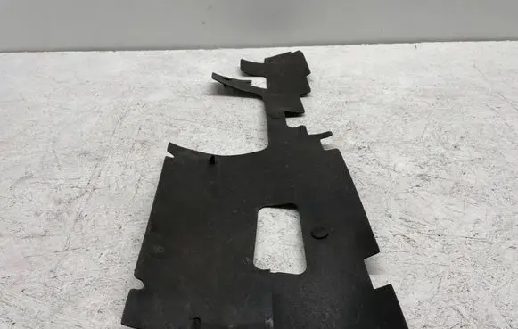 Jeep Grand Wagoneer Intercooler air channel guide 68552838AA