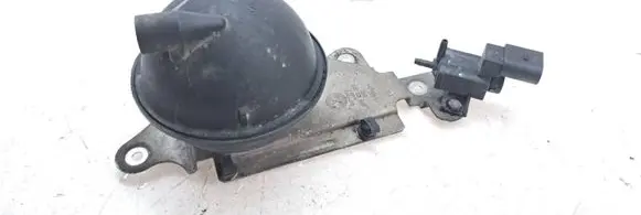 Vacuum air tank