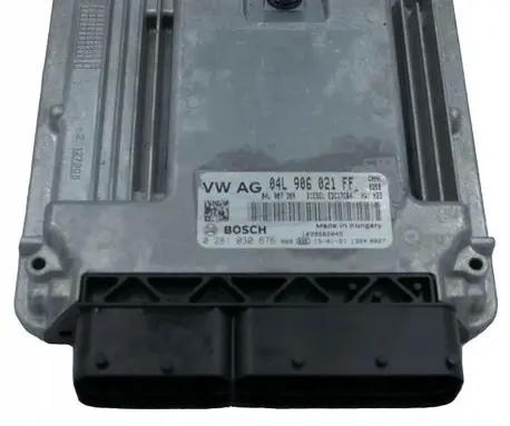 Audi A5 8T 8F Engine control unit/module 04L906021FF