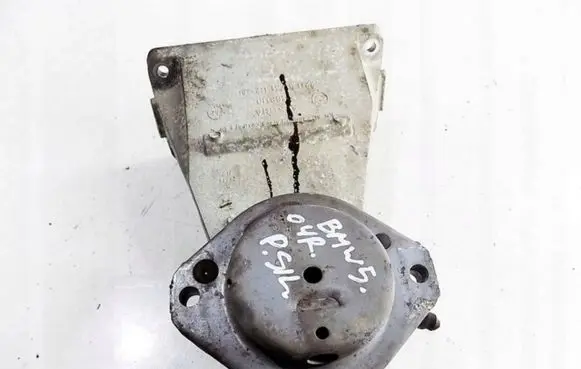 BMW 5 E60 E61 Engine mount bracket