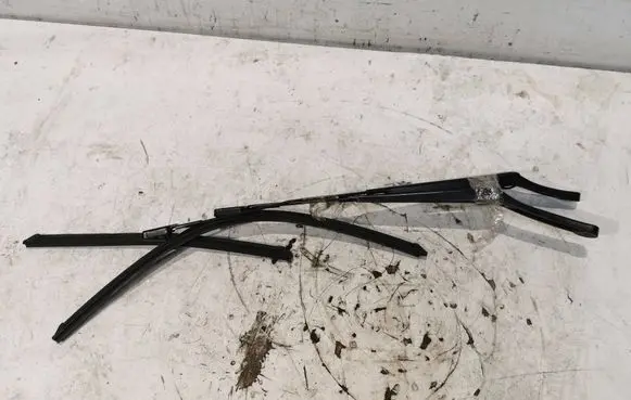 Volkswagen Golf VII Front wiper blade arm 5G1955410