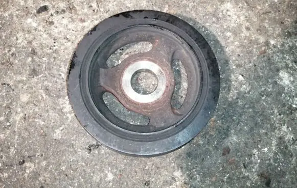 Peugeot 5008 Crankshaft pulley 9654961080